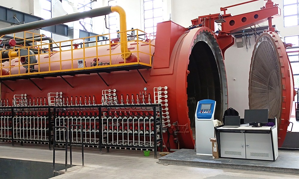 哈爾濱飛機工業集團有限責任公司 Φ3000X8000mm 250℃ 1.2Mpa